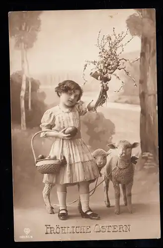 Enfants-AK Pâques: Fille Winkendes, oeufs de PÃ©che et hamÃ ̈res de pâque, non utilisÃaté
