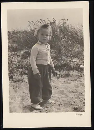 AK pour enfants: Vacances d'été - enfant dans les dunes, AA photo, non utilisé