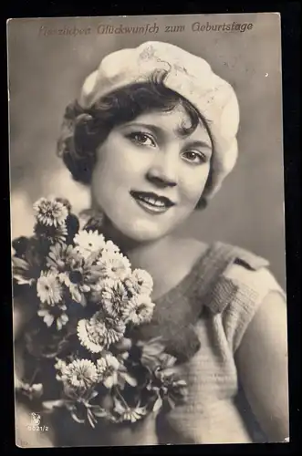 AK Félicitations pour l'anniversaire: Femme portrait Fleurs, FRANÇAIS (WESTERWALD) 1931