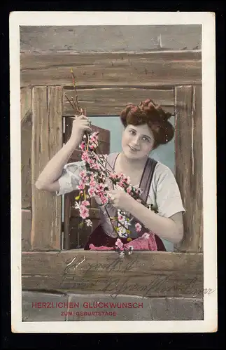 AK Félicitations anniversaire: femme avec des fleurs dans la fenêtre, STEYERBERG 20.5.1913