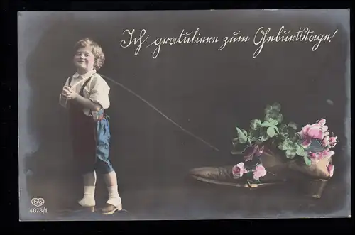 AK Glückwünsche Geburtstag: Lächelnder Junge zieht Schuh mit Blumen, HILGEN 1916