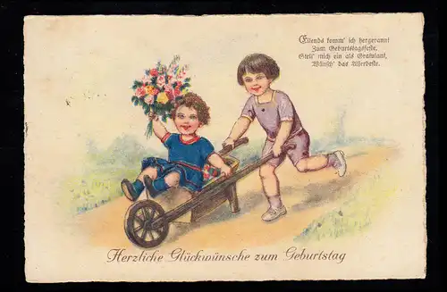 AK Glückwünsche Geburtstag: Lachender Junge in Schubkarre, geschrieben 17.8.1934