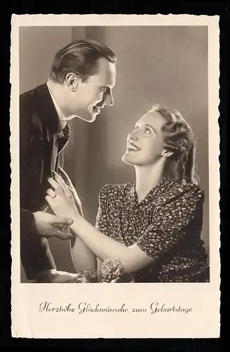 AK Félicitations anniversaire: photo Ak couple d'amour souriant, inutile