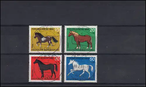 578-581 Jeunes races de chevaux: ensemble avec cachet complet Viersen 13.2.1969