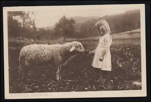 Tiere-AK Sonnige Jugend: Mädchen füttert Schaf, Verein Kinder-Asyle, ungebraucht