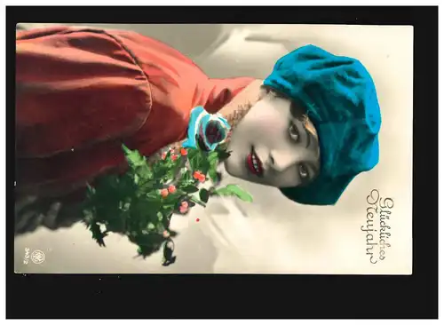 AK Frauen: Frau mit blauer Mütze Blumen Glückliches Neujahr, Langnau 30.12.1927