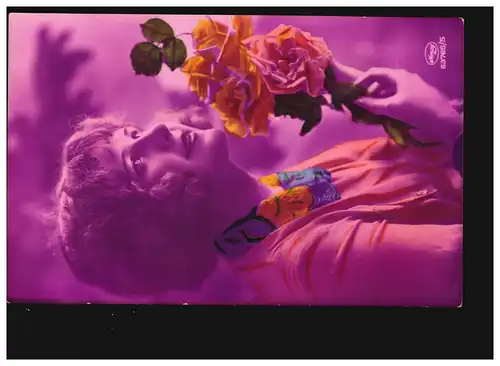 AK Frauen: Frau in Lila mit Rosen, Bregenz 02.04.1931