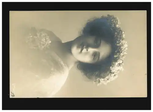 AK Frauen:Frau mit Locken und Blumenkranz , Chavannes les Chene  27.07.1909