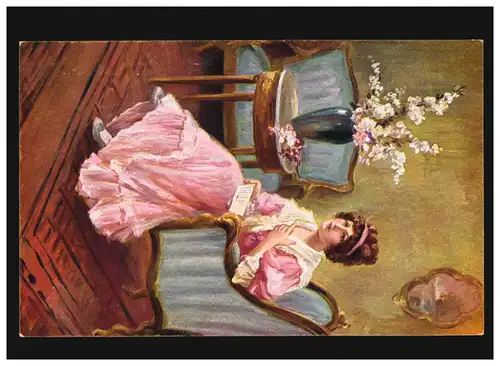 Femmes AK: robe rose femme, assise avec une lettre dans le salon, vase de fleurs, non utilisé