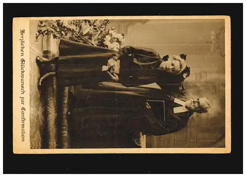 Konfirmation Pfarrer Mädchen Segnung Bibel und Blumenschmuck, ungebraucht