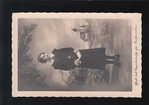 Confirmation de jeune fille devant l'église du village, Bible festive, Tönisheide 21.3.1937