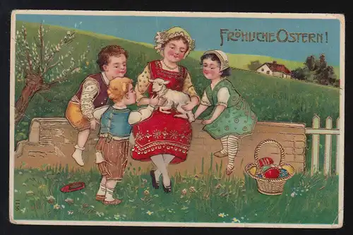 Les enfants assis avec des prés d'agneau Pâques Eeufs joyeux Pêques, Bürgstadt 10.4.1909
