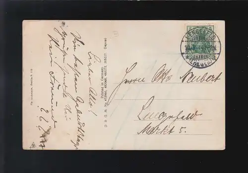 Mademoiselle Touche rouge avec fleurs, yeux bleus Veste verte feutre, Champ de ligne 10.8.1914