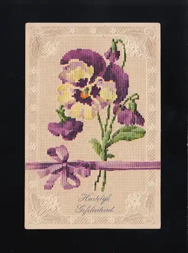Hartelyk gefeliciteerd, Stiefmütterchen Prägekarte mit lila Band, gelaufen