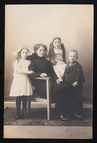 Mère entourée d'enfants Américain Automatique Photo Atelier Turku Åbo non utilisé