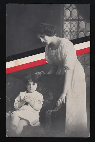 Frau beugt sich fürsorglich zu einem Mädchen herab, Reichsfarben, ungebraucht