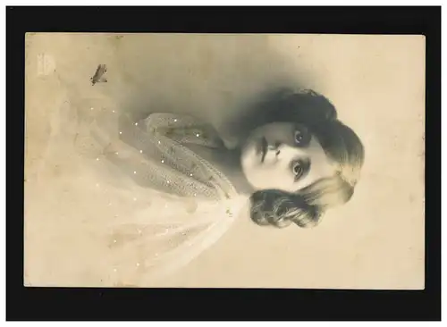 AK Femmes: femme avec boucles, robe blanche, Bad Homburg v. d. hauteur 27.01.1914