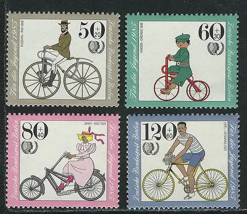 735-738 Année internationale de la jeunesse: Bicyclettes historiques 1985, ensemble **