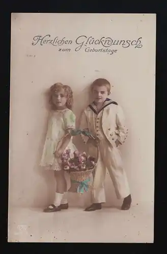 Foto AK Junge + Mädchen Präsentkorb Rosen, Koloration Geburtstag gel. 23.12.1918