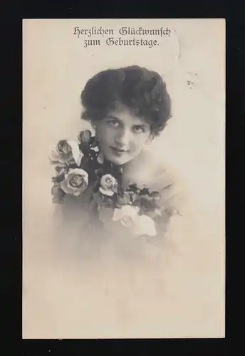 Foto AK, Junge Frau + Rosen Gesteck Glückwunsch Geburtstag, Drangstedt 27.2.1919