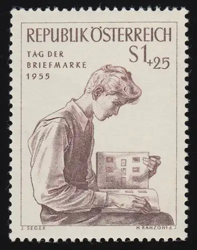 1023 Tag der Briefmarke, Junger Mann mit Briefmarkenalbum, 1 S + 25 g, **