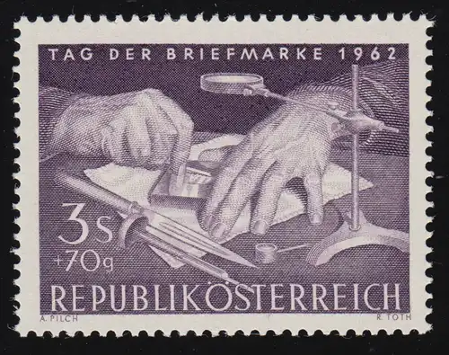 1127 Tag d. Briefmarke, Hände eines Markenstechers bei der Arbeit, 3 S + 70 g,**