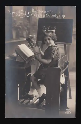 EAS photo AK 7189/5 Sac scolaire pour fille sur banc scolaire, livre, tablette Görlitz 13.4.26