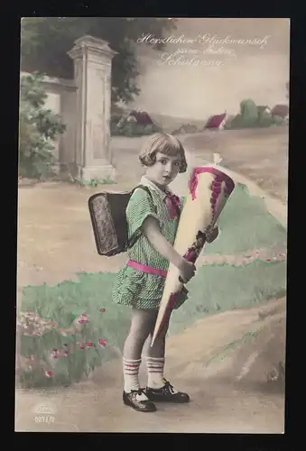 Foto AK R & K L. 6271/ 2 Mädchen grünes Kleid vor Wiese, Seifhennersdorf 31.3.30