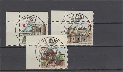 761-763 Portales et portes à Berlin 1986: coins en haut à gauche, ensemble ESSt BERLIN