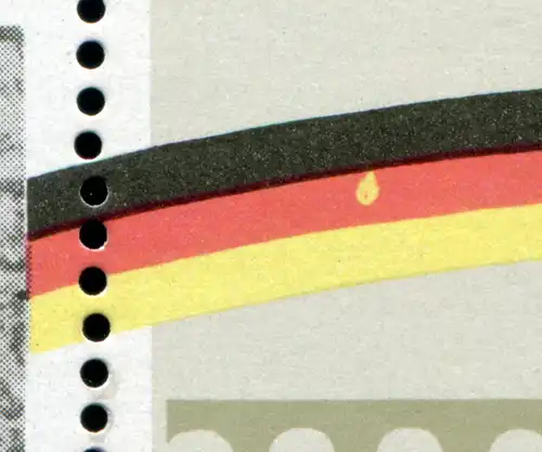 Bloc 22 Ouverture du mur - avec gouttes de pluie jaunes en rouge en haut à droite, **