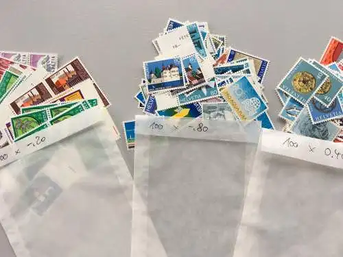 Schweiz Frankatur je 100 Briefmarken zu 80/40/20 Cent gummiert, gesamt 140 SFr.