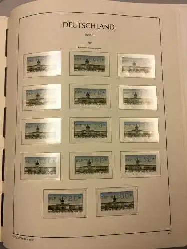 Berlin - 1959-1989 dans l'album de prépresse du phare entièrement post-freeich **