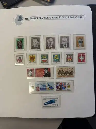 DDR 1976-1990 im zwei SF-Vordruck-Ringbindern aus Borek-Abo, postfrisch **