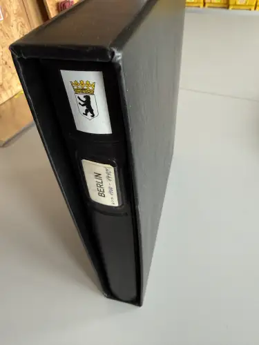 Berlin 1960-90 im Lindner-T-Vordruckringbinder mit Schuber überkomplett **