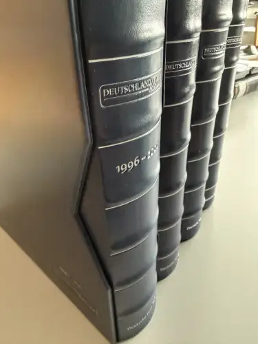 DEUTSCHE POST Vordrucke DEUTSCHLAND klassik 1996-2022 in 4 Ringordnern mit Kass.