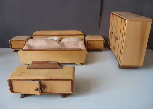 Puppenstuben-Schlafzimmer 5 Teile Schrank Bett Kommode Nachtkästchen