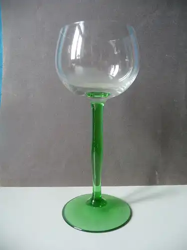 Weinglas Römer Rotweinglas mit hohem grünen Stiel