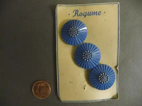 3 alte böhmische Glasknöpfe auf Musterkarte Knopf "Rogume" blau gefächert