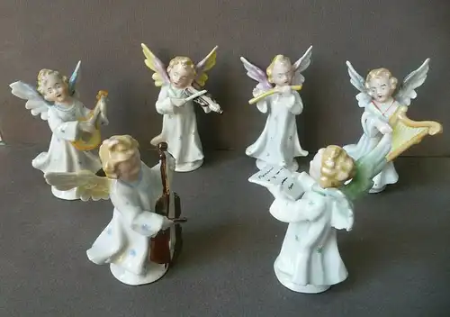 6 kleine Porzellanfiguren musizierende Engel Kapelle