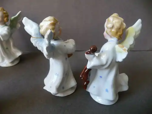 6 kleine Porzellanfiguren musizierende Engel Kapelle