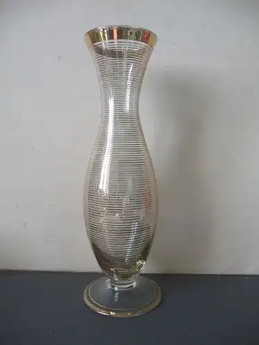 Schöne gestreifte Vase aus Glas DDR-Design