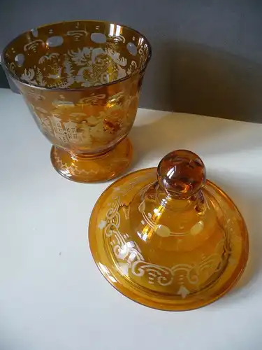 Schönes Deckelglas Pokalglas Zierglas honiggelb
