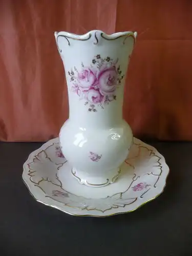 Vase mit Unterteller Rosendekor / Weimar Porzellan