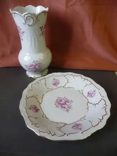 Vase mit Unterteller Rosendekor / Weimar Porzellan