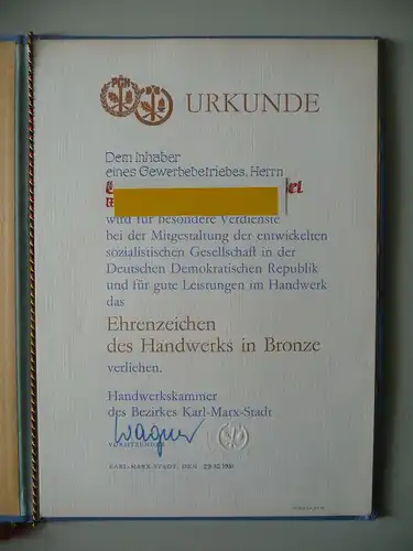 Urkunde in Mappe DDR PGH Ehrenzeichen Handwerk Bronze 1981