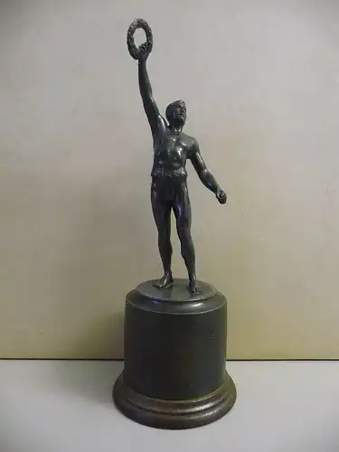 Pokal mit Statuette / Wanderfahren 1926 R.C. Plauen Vogtland