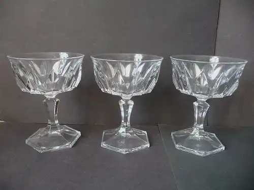 3 schöne Kristallgläser Kelchgläser Cocktailglas Champagnerschale