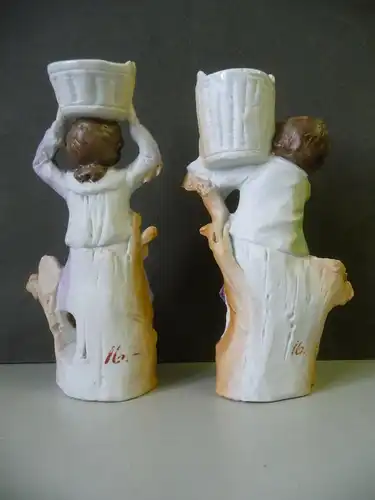 2 x Porzellanfigur zum Bepflanzen Paar Junge und Mädchen mit Körben