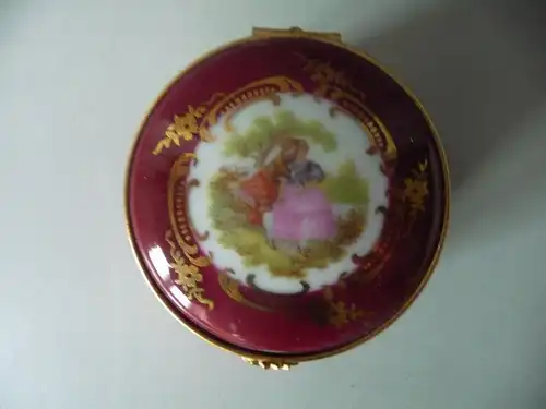 Kleine Schmuckdose Pillendose Pflaumenfarbe rund / Limoges Castel Pompadour