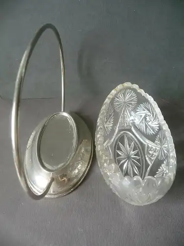 Dekorative Glasschale mit Metallgestell